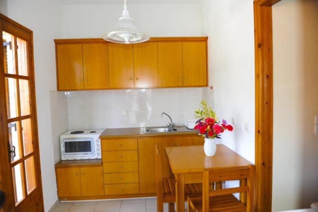 Irene Apartments Ахарави Стая снимка
